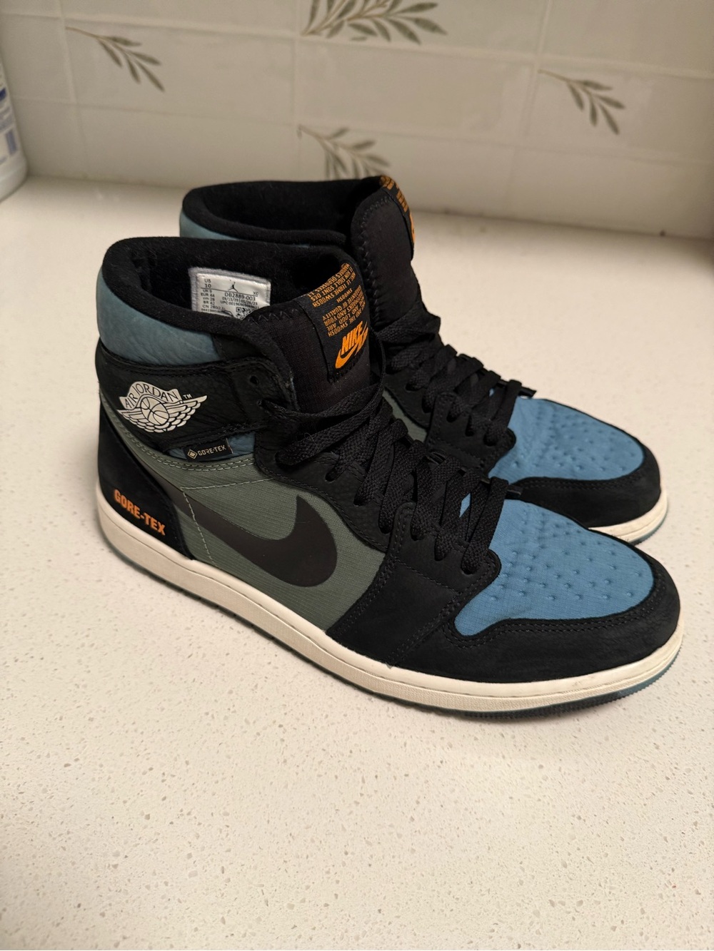 Jordan 1 High Gore-Tex - Black/Blue/Olive
